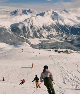 Imagen secundaria 2 - St. Moritz cuenta con las pistas de esquí más antiguas del mundo. También son las más exclusivas y preferidas por la jet set europea e internacional desde sus inicios. Sobre su lago helado además hay restaurantes, festivales, carreras y espectáculos cada invierno.