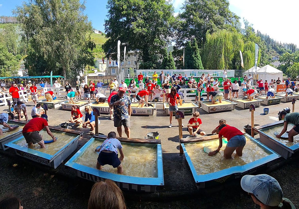 Participantes en una edición anterior del campeonato mundial de Bateo de Oro