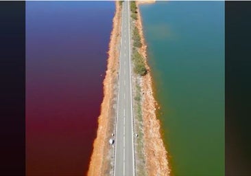 La ruta motera que puedes hacer en Huelva y que atraviesa dos aguas de colores distintos