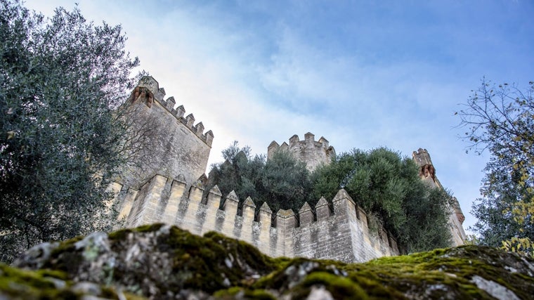 El Castillo de Almodóvar del Río comenzó a levantarse en el siglo VIII y ha sido protagonista en muchas batallas a lo largo de la historia