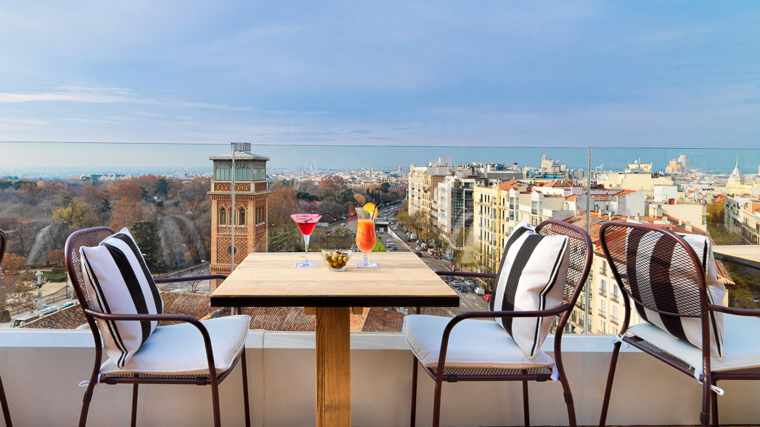 Imagen de la terraza El cielo de Alcalá, en el hotel H10 Alcalá