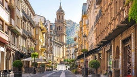 Una de las calles más bonitas de España está en la provincia más olvidada: mide 200 metros y tiene vistas a la catedral