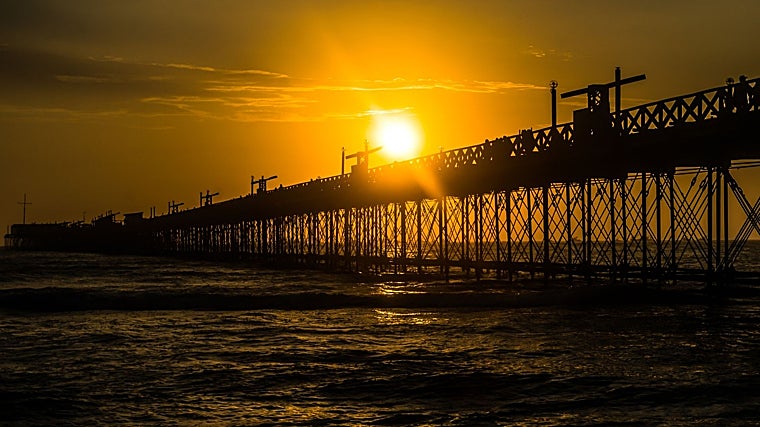 El muelle de Pimentel se adentra casi 700 metros al mar