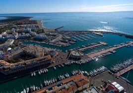 El rincón de Almería conocido como la 'pequeña Mónaco' por su puerto y casas de lujo