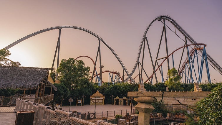 Port Aventura cumple 30 años: atracciones imprescindibles, hoteles en el parque y algunas curiosidades