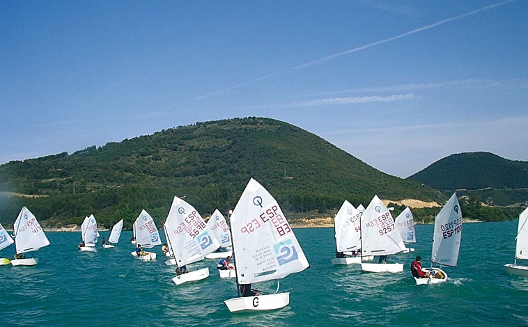 Imagen principal - Rutas en bici, paseos en barco y visitas culturales son algunas de las actividades que pueden hacerse en la zona