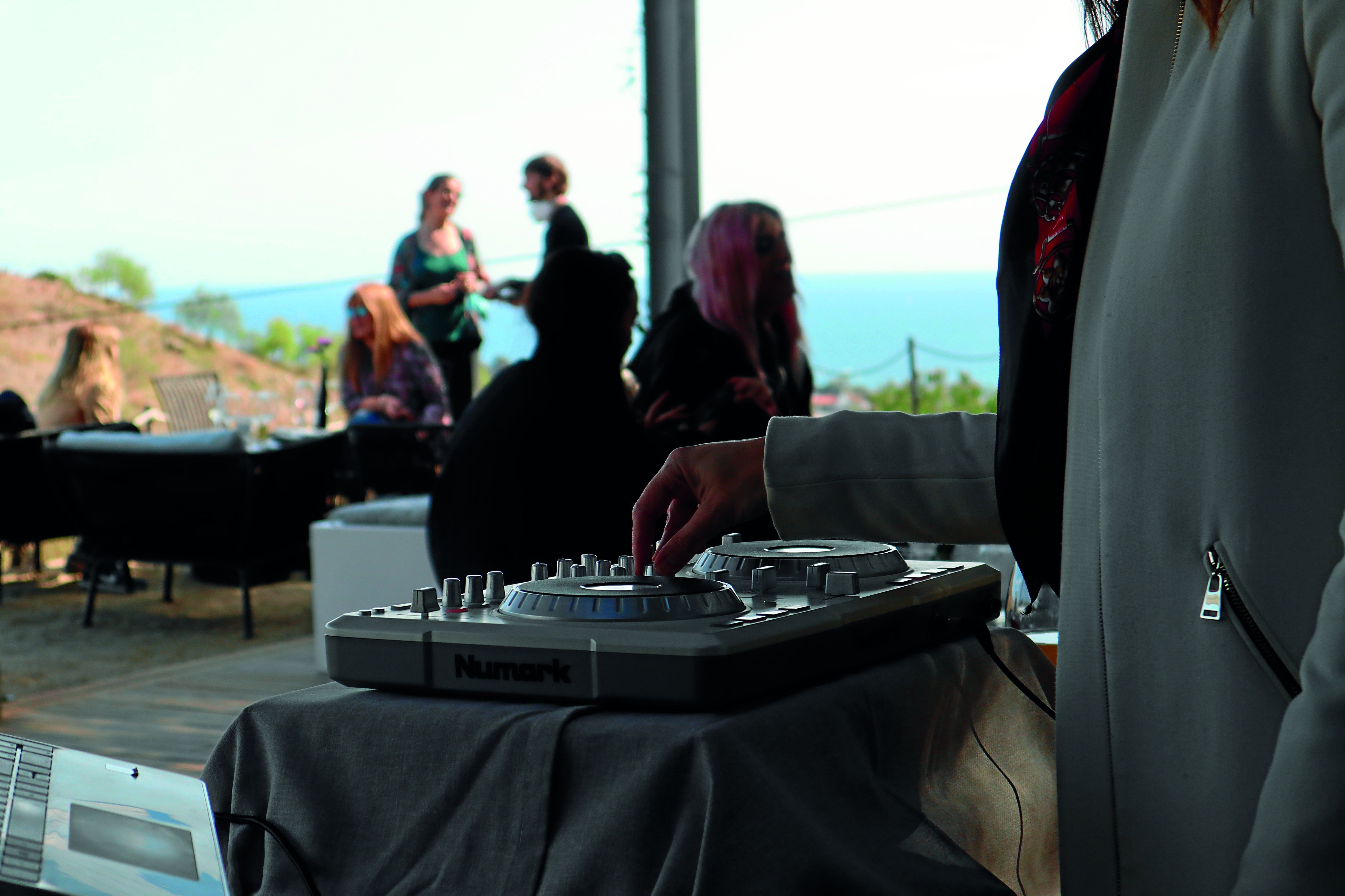 Dj Sunset en el Wine Bar de Alta Alella