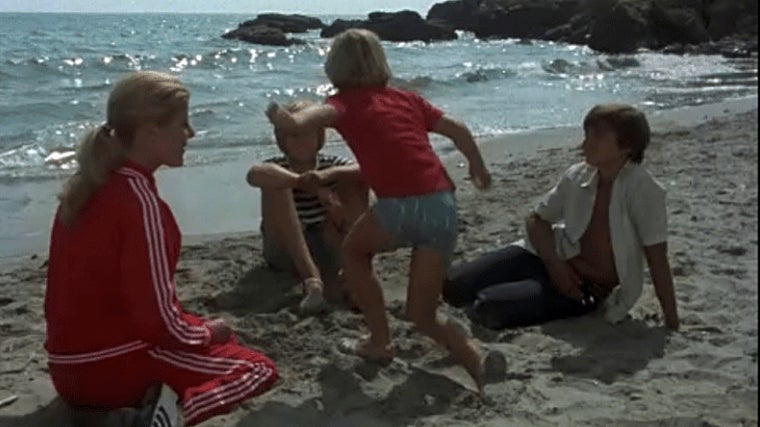 Escena de la serie 'Verano Azul' en la playa de Calahonda