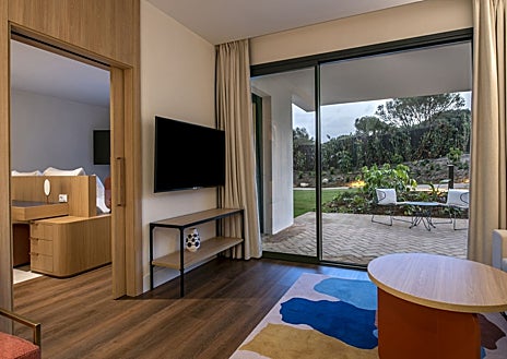 Imagen secundaria 1 - Piscina, suite y spa del hotel So Sotogrande, en Cádiz