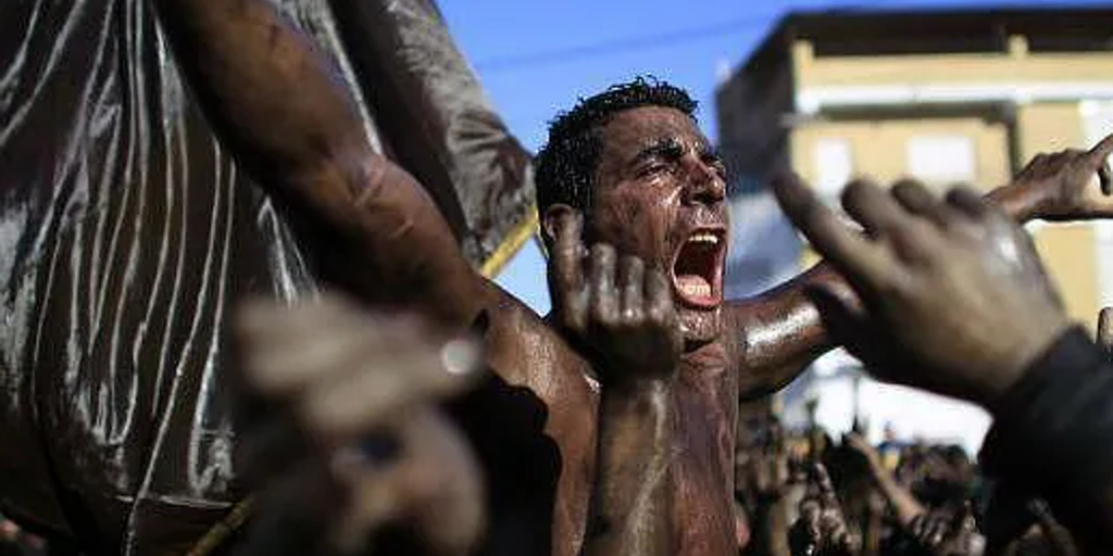 Cascamorras: la multitudinaria fiesta de Andalucía que lucha por proteger a una virgen