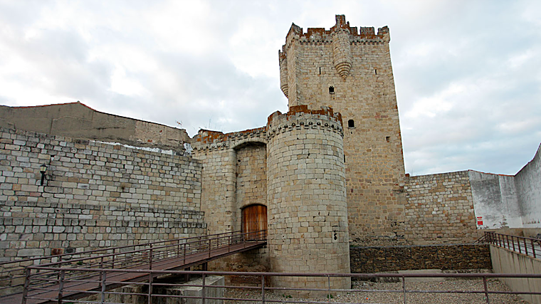 Imagen del castillo de Coria