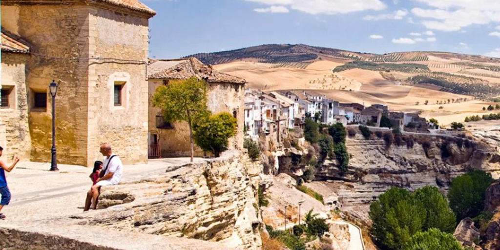 El pueblo romano-árabe de Andalucía que tiene un balneario natural de aguas calientes