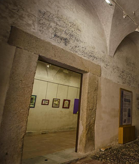 Imagen secundaria 2 - Imágenes de las salas expositivas de la Cárcel Real de Coria