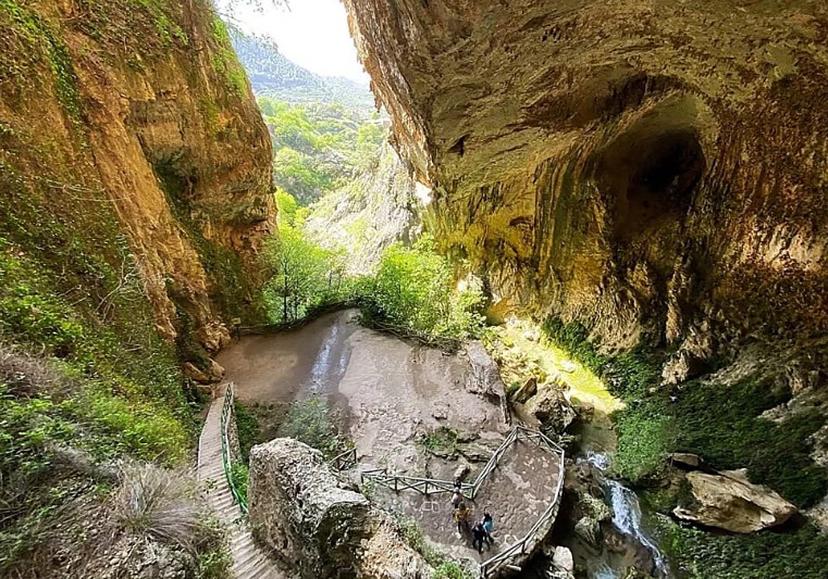 Cueva del Agua, Tíscar