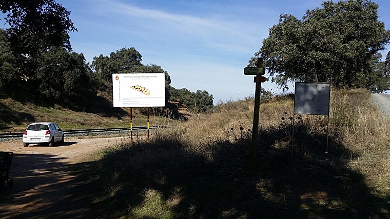 Aparcamiento en el Apeadero de Arenillas