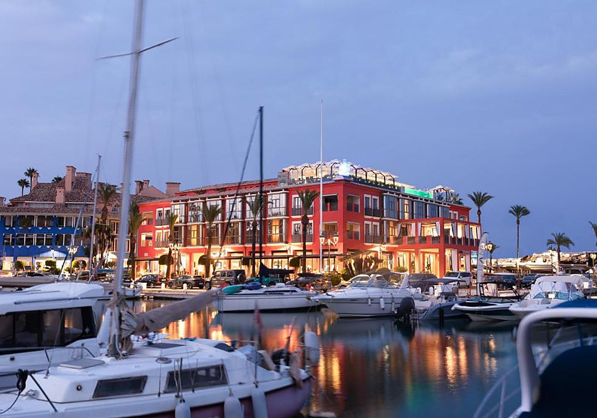 El hotel que tiene Messi en la provincia de Cádiz se encuentra en pleno puerto de Sotogrande