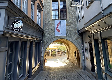 Imagen secundaria 1 - El puente habitado más largo de Europa está en Erfurt y ha cumplido 700 años