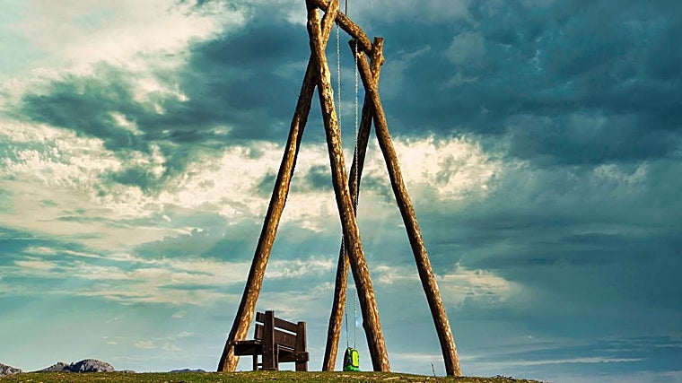 Diez rincones de España con bancos y columpios espectaculares que debes visitar