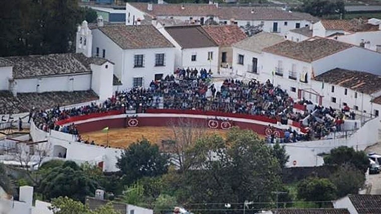 Plaza de toros de Higuera de la Sierra