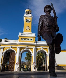 Imagem secundária 2 - Fachada barroca da Catedral de Santa Maria em Múrcia, recentemente restaurada (© J. Zamora), Centro Interpretativo Madina Murcia em Múrcia (© J. Zamora) e Arsenal de Cartagena