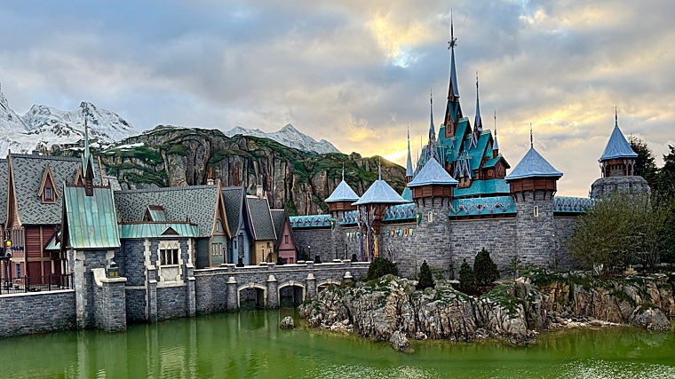 En el castillo los visitantes podrán hacerse fotos con Anna y Elsa