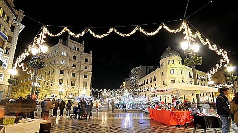 Mercado de pulgas em Bib Rambla em Granada.