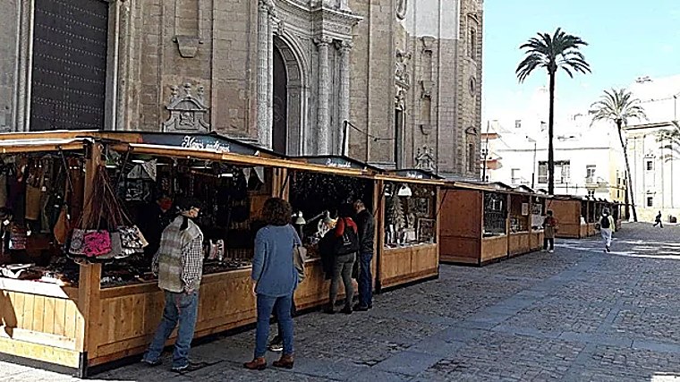 Mercado de artesanato em Cádiz