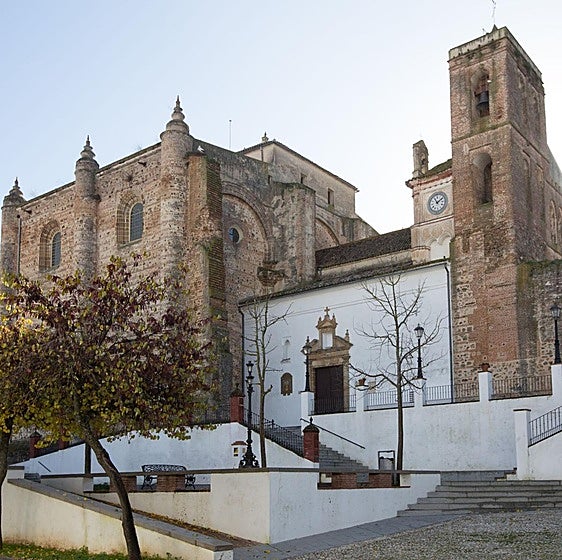 La Sierra Morena de Sevilla, un oasis entre dehesas de encinas y alcornoques
