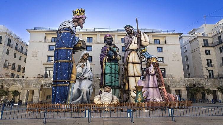 El Belén más grande del mundo está en Alicante: sólo la figura de San José mide 18,10 metros de altura