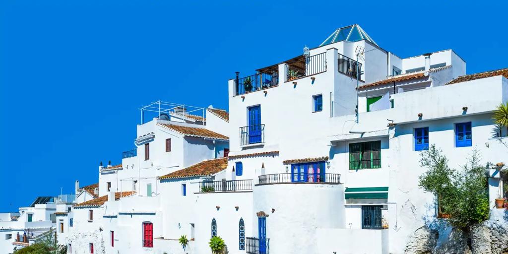 Qué ver en Cómpeta: el único pueblo de Andalucía nominado por Ferrero