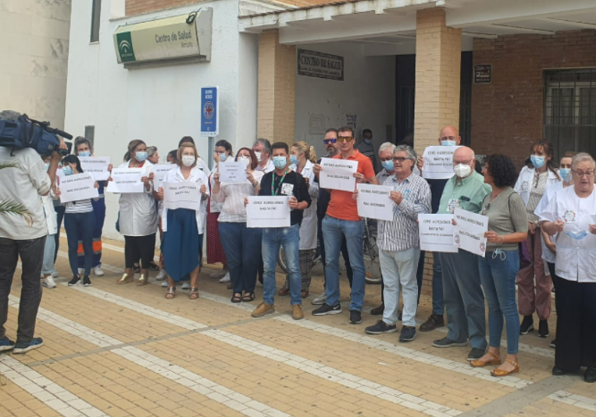 La concentración en el centro de salud de Almonte