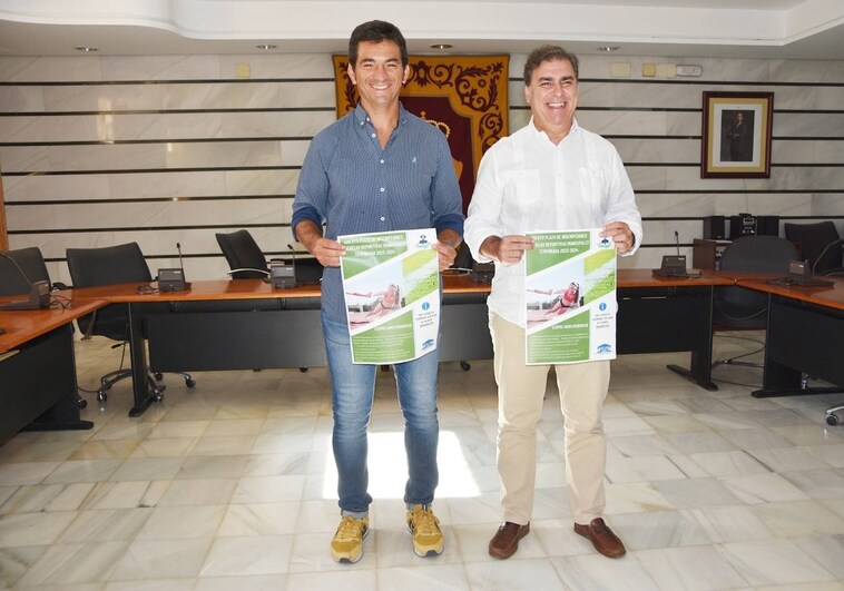 El alcalde de Punta Umbría y el concejal de Deportes presentando las Escuelas Deportivas Municipales