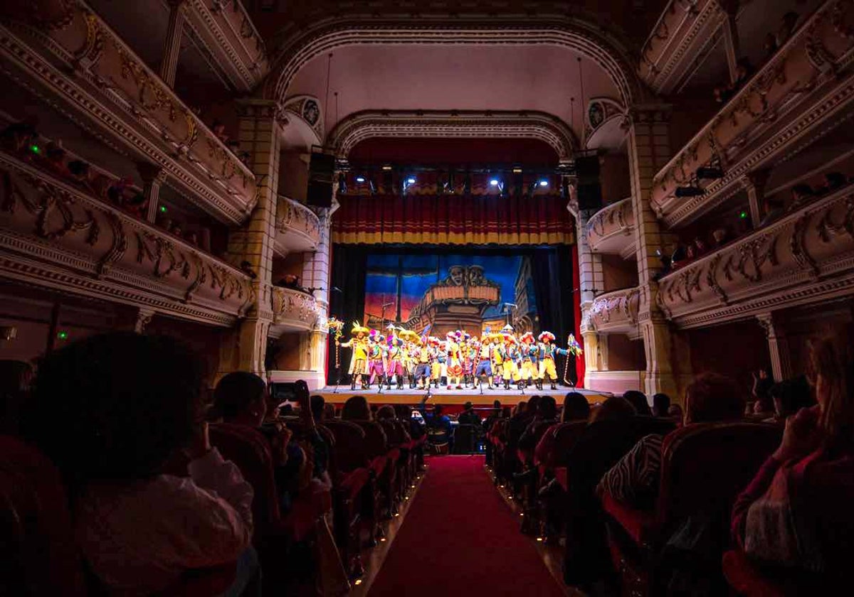 Los piratas de La Colombina sobre las tablas del Gran Teatro