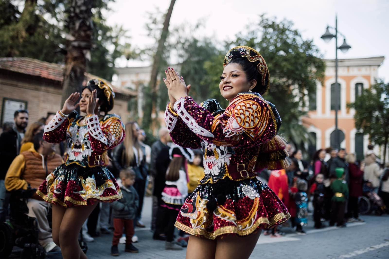 La gran cabalgata del Carnaval Colombino, en imágenes