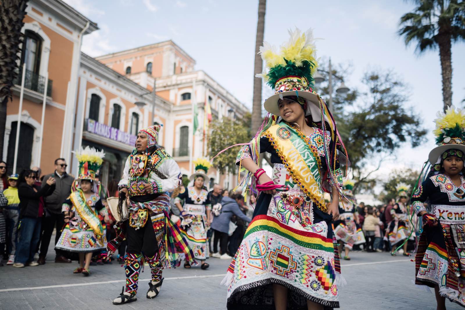 La gran cabalgata del Carnaval Colombino, en imágenes