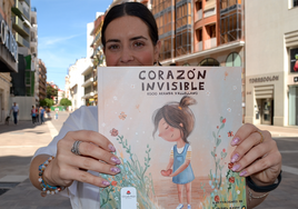 Rocío Aranda, autora de 'Corazón invisible': «Para algunos niños y niñas ir al cole es una pesadilla»