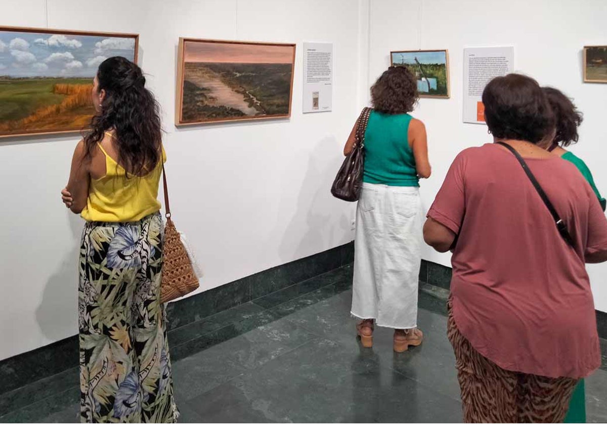 Una visión general de la galería en el Centro Cultural José Luis García Palacios