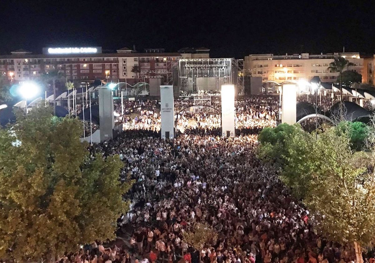 Imagen de archivo de un anterior concierto en el Recinto Ferial del Carmen de Isla Cristina