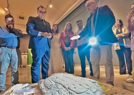 Imagen secundaria 1 - Cañaveral de León, donde esperan las respuestas de las fascinantes estelas diademadas