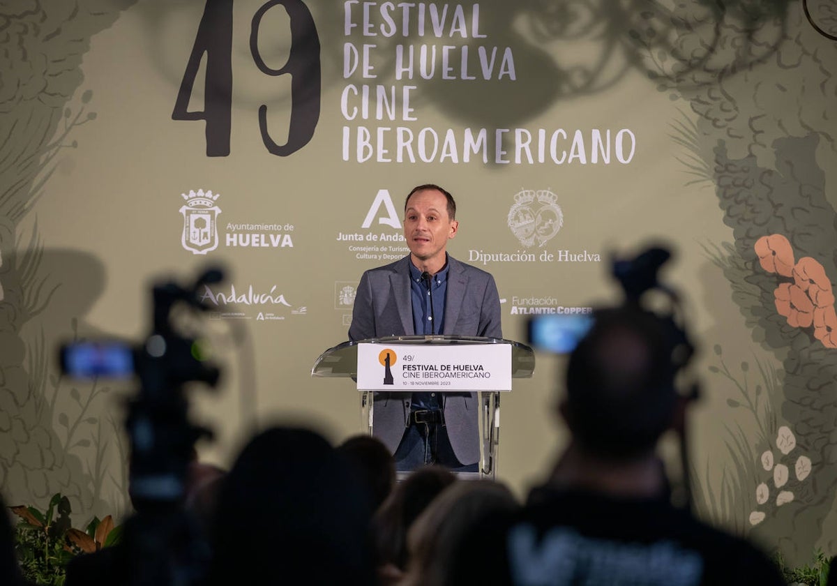 Manuel H. Martín en la presentación de una nueva edición del Iberoamericano