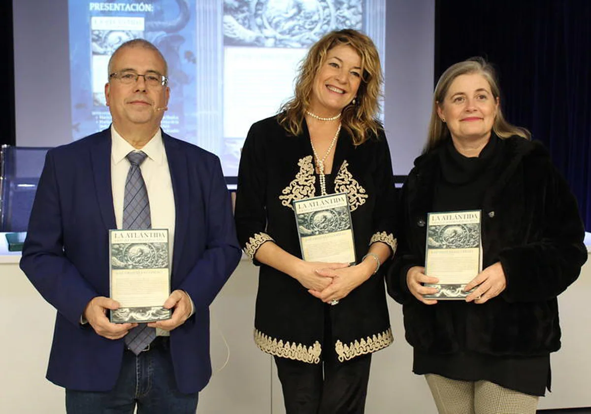 La presentación del libro sobre la Atlantida en la Fundación Cajasol