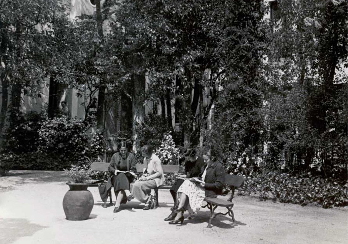 Mujeres en la Residencia de Señoritas