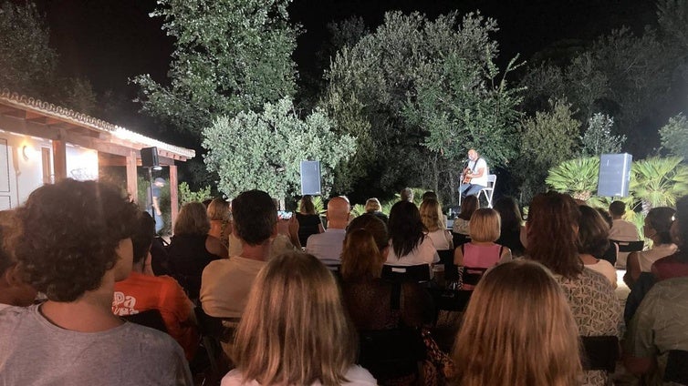 El antiparabólico Mon Domínguez y otras especies autóctonas de Huelva