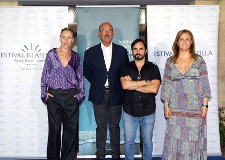 Imagen secundaria 1 - 'Solos en la noche', mejor largo del Festival de Islantilla