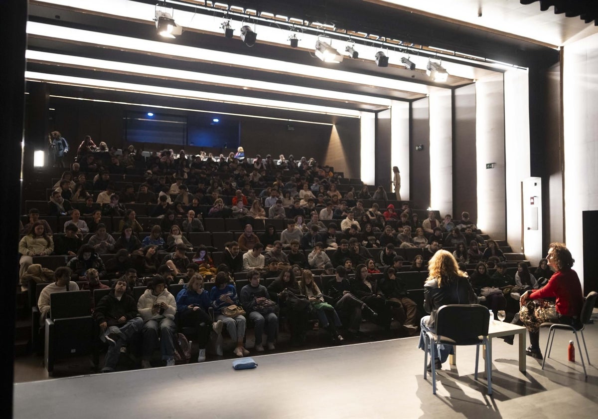 Arantxa Aguirre recibió el reconocimiento a su trayectoria en una ceremonia celebrada en el Gran Teatro