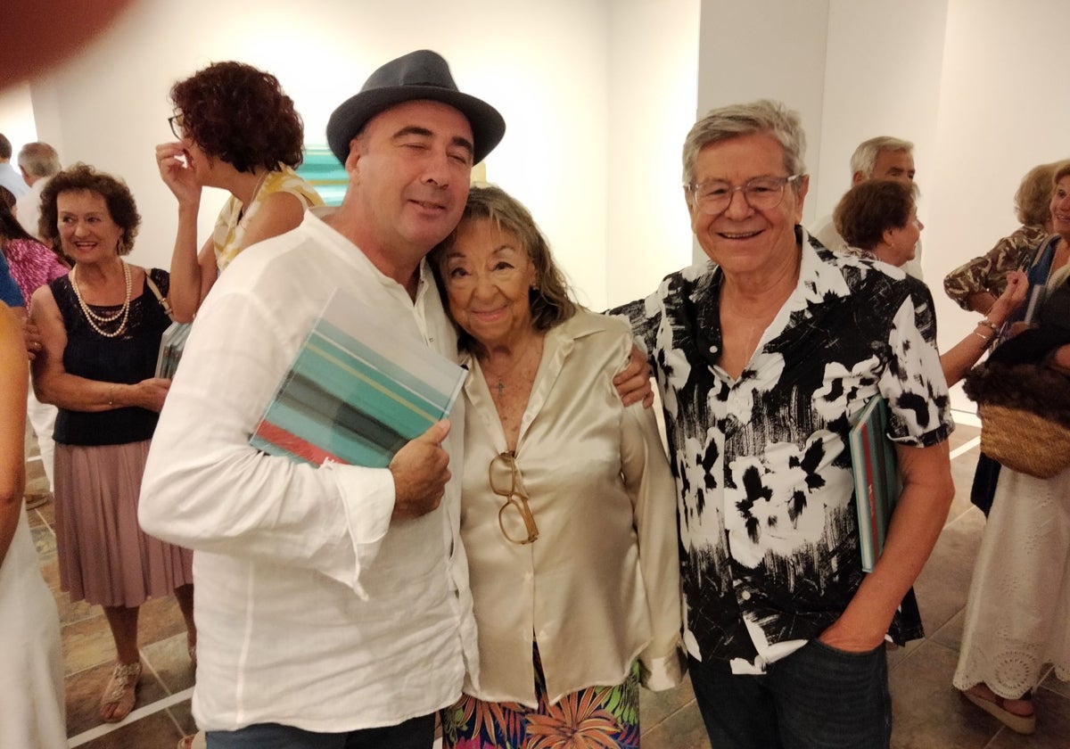 Arropada por dos grandes pintores, Víctor Pulido y Pedro Rodríguez