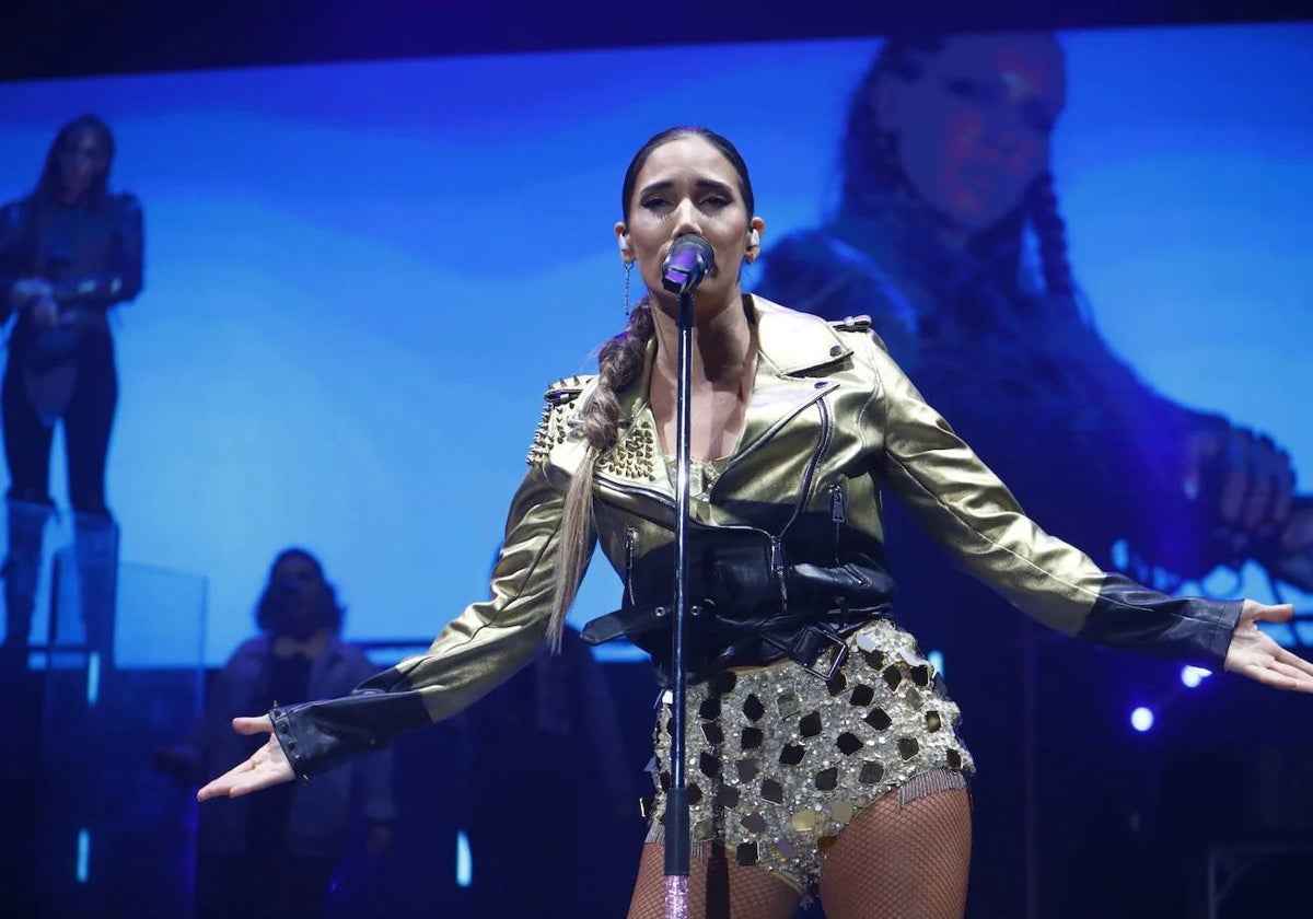 India Martínez en un concierto en Córdoba