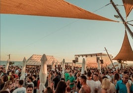 El chiringuito de Huelva que tiene actuaciones musicales en directo durante todo el verano: ésta es su programación