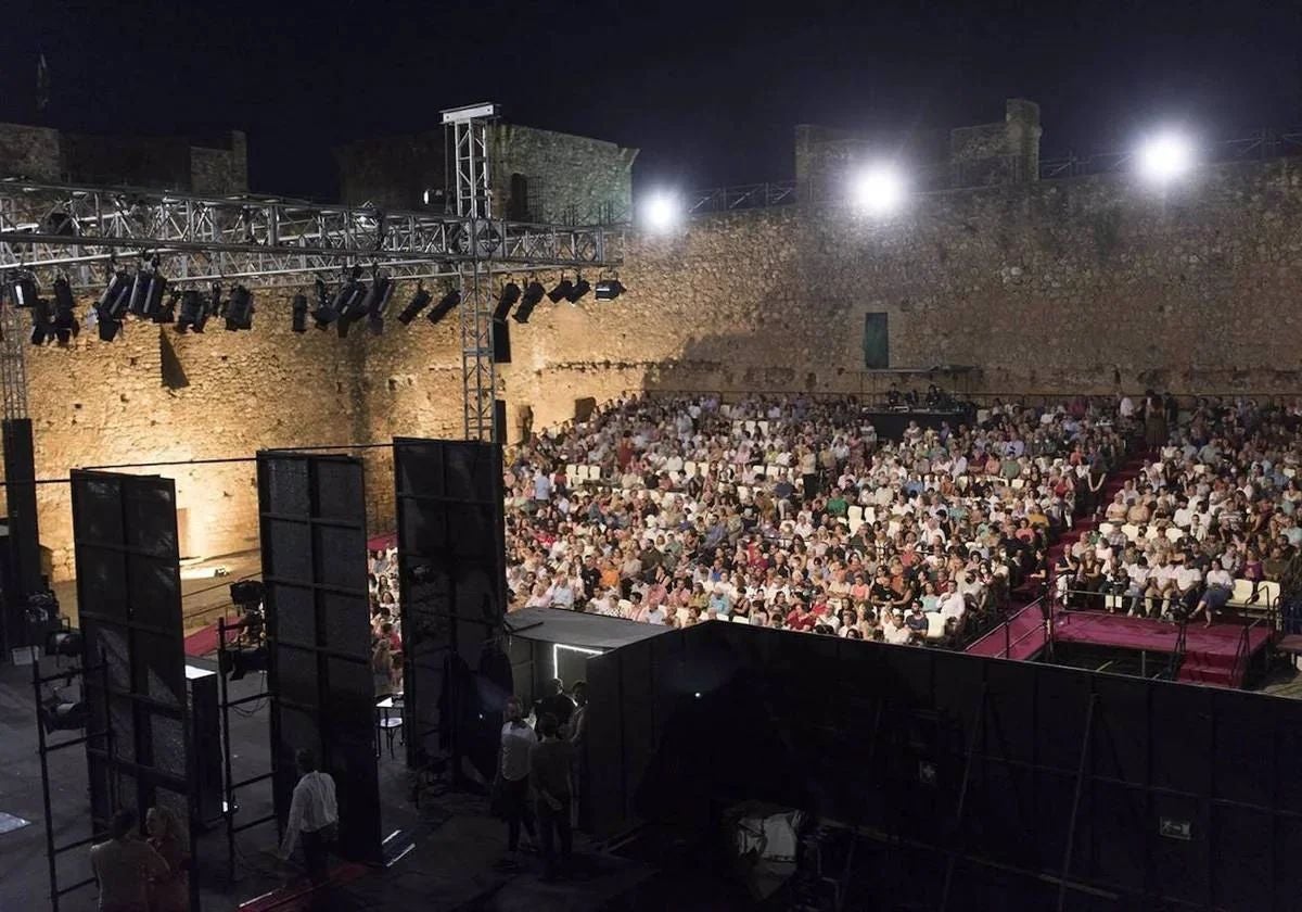 Público en una pasada edición del Festival de Teatro y Danza de Niebla