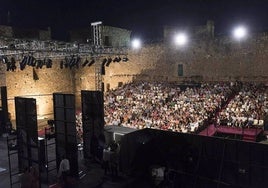 Público en una pasada edición del Festival de Teatro y Danza de Niebla